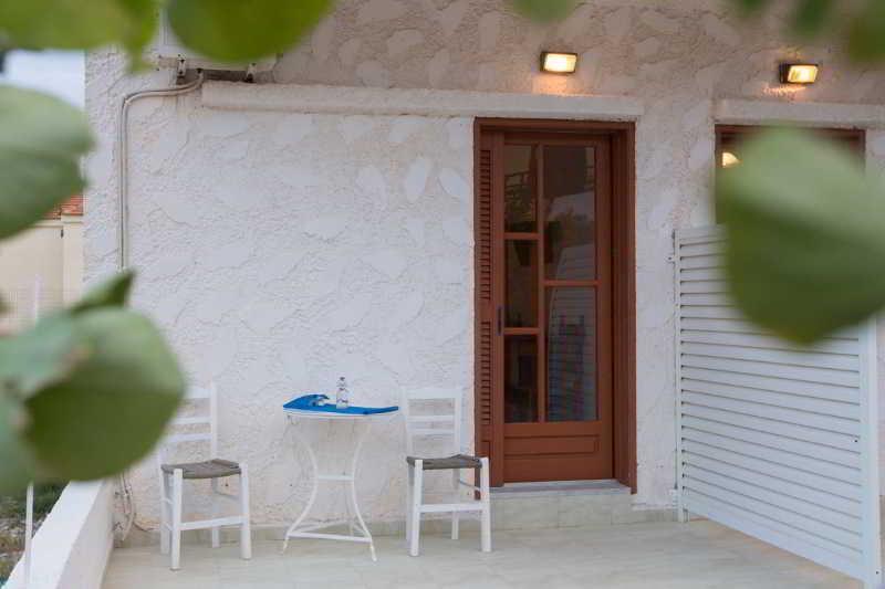 Filoxenia Apartments 2 Palaiochora Exterior photo